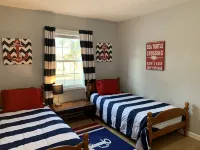 The Brass Crab - Check in/out any day!