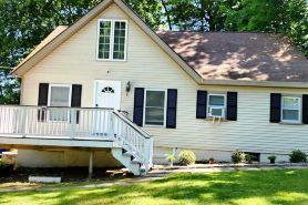 Cozy 3 bd Cottage w/ access to private lake