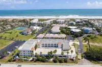 Spacious 3/2 poolside condo w/ beach access* 2 King beds* Comfortably sleeps 8!