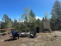 Cozy mountain retreat, views of Grand Teton, 30 minutes to JHMR and downtown.