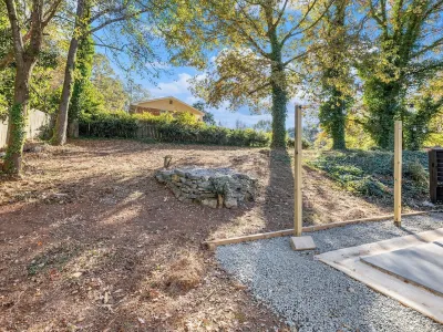 NEW! Renovated! 6 Minutes to Airport!