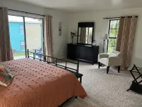 Cozy 2 bedroom water view retreat nestled in the heart of downtown Mount Dora.