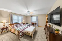 30%Off Mountain Cabin - 2 King Beds, Hot Tub, Game Room, Mini Golf, EV Charger