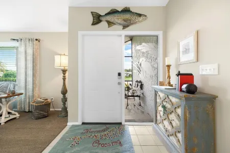 Escape to a Lush Tropical Oasis: Private Pool Отели рядом с достопримечательностью «Галф Кост Таун Сентер»