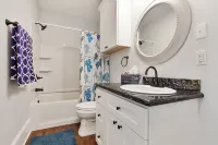 - Sunset Point C, Quiet 1 Bedroom, Private Condo - Close to French Quarter Hotels in 