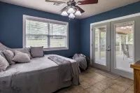 Lakeview Home in serene setting, 3 mi to Grove! Perfect for families & fishermen