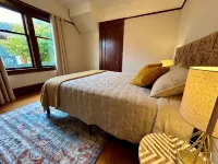 Boho Bungalow! King Bed-Full Backyard-Washer-Dryer-Fast WiFi!