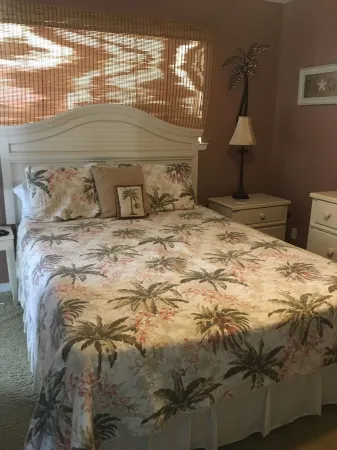 Thanksgiving at the Beach! Book Now. Отели в г. Дофин-Айленд