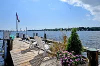 Amazing Waterfront Retreat with Pool, Pier, and Kayaks, Minutes from Annapolis