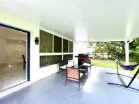 Modern Comforts in a Prime Location.Escape to a  Cozy and Peaceful Retreat. Hotel a North Miami