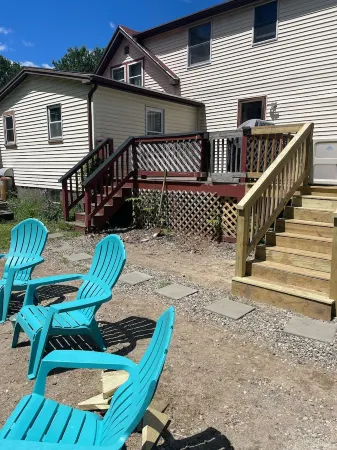 Cozy new efficiency close to beach and shopping