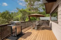 Sedona Home - Walk to Trails. Decks, Views, Hot Tub, Amenities = Best Value!