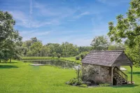 Historic Farmhouse with Pool & Hot Tub in Wine Country, Near Washington, DC