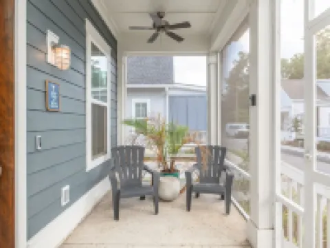 Old Town Bluffton Home + FREE Golf Cart Luxury Home - Sleeps 8 Hotels in Bluffton