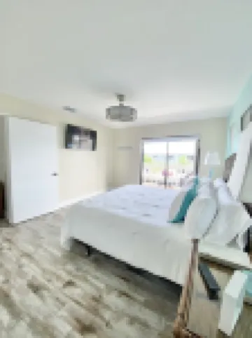 Waterfront home perfect for fishing, water sport, fam fun in Marathon FL keys