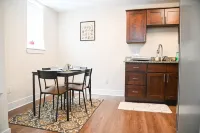 Spacious 2 BR Apartment 10 Minutes From Downtown in The Heart of Midtown
