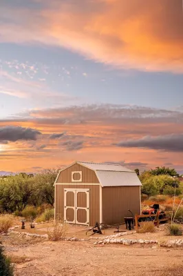 Hot Tub! 2 acre oasis near Sedona and Page Springs Wineries. Mountain View!