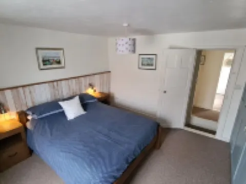 Waterside Cottage In Emsworth, Hampshire Ξενοδοχεία στην πόλη Emsworth