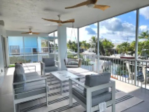 Islamorada Keys Waterfront Heated Pool Hottub Luxury Canal Home w Private Dock