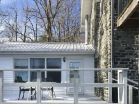 Entire Guest Suite in Haus Edelweiss on the Blue Ridge Parkway マクドウェルのホテル