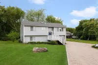 Bonnet Shore House 4 mi. to Narragansett Town Beach, 20 minutes to Newport, A/C Отели рядом с достопримечательностью «Университет Род-Айленд Бэй Кампус»
