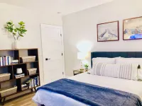 Huge Deck Overlooking Waller Creek & Lush Backyard Hotels in Central Austin