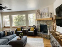 Updated Schweitzer condo with beautiful mountain and valley views!