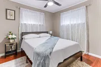 Dearborn Heights Luxury Stay - Close to DTW airport, Dearborn, Downtown Detroit โรงแรมใน