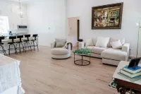 Glam, Cozy Chateau by Horsehead Lake Wedding Venue, Atv & Hiking, University