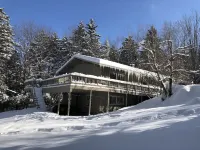 Bayou Chalet – Your Perfect Getaway Near Sugarbush Resort Hotels in Warren