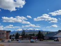 Pikes Peak Views: One Block to Downtown