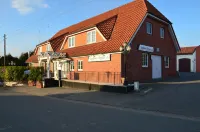 Newly built holiday apartment in a modern country style. 10 min bike path to the beach