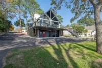 Stunning A-Frame on Main Water of Cedar Creek Lake - 4-Star