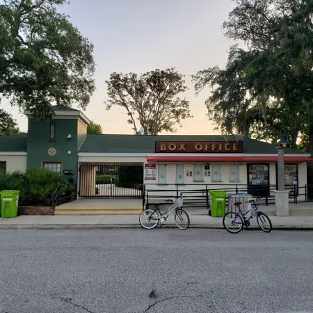 Olde Towne Beach Life - The Best of Both Worlds