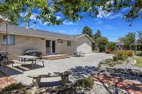 Newly Renovated, Modern Sleeps 21, Newly Added AC/Heating Units in Each Bedroom. Hotels near Milner Historic Recreation Area