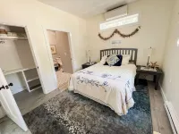 Charming Coastal Maine Cottage Overlooking Penobscot Bay!