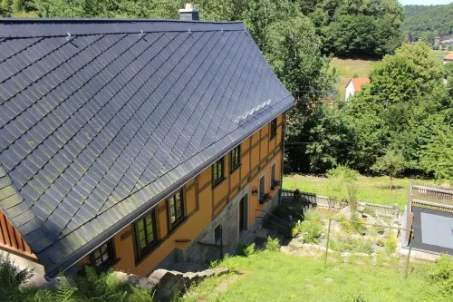 Cozy, rustic and top renovated monument farmhouse above cribs