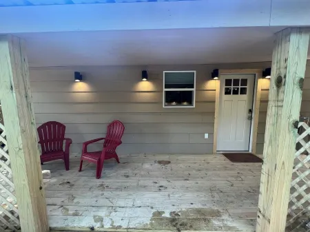 Cozy farmhouse cabin near Kilgore and Longview