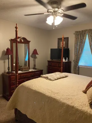 Quiet family space close to town. In walking distance of the baseball fields. Hotels near Arkansas Tech University
