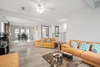 Newly remodeled 4 Bedroom 3 full bath 덴턴 호텔