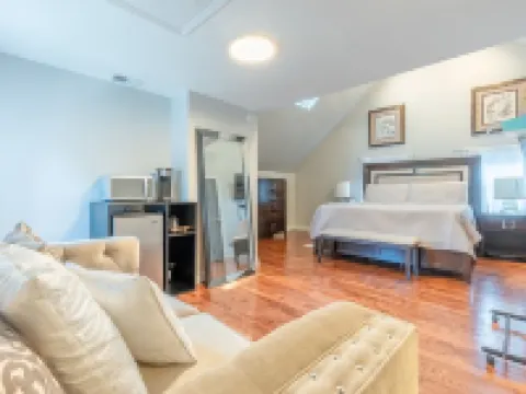 Beautiful cozy loft in Montclair, NJ Hotels in Montclair