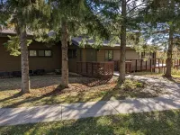Rustic Lodge near Lake Superior Hotels in Lakeside
