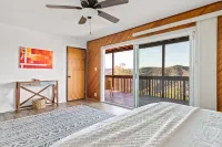 Cozy and Tranquil 2 bdrm/2ba Home in the Hills of Topanga