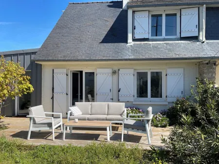 Calm, stylish house in Le Pouliguen, near Côte Sauvage. Perfect for families !