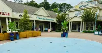 ServingSand West @ SeaColony: Carriage House Between Tennis and Fitness Center!