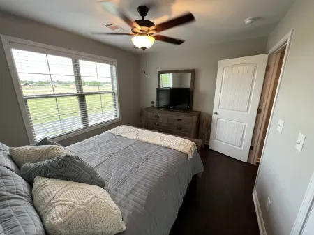 3 bedroom townhome close to Nashville! Отели в г. Уилсон