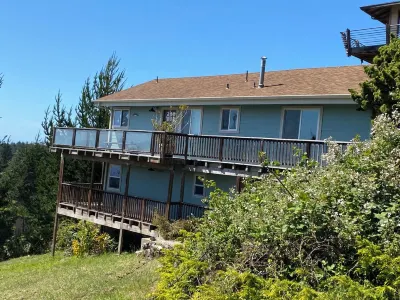 The Beach House with Beautiful Ocean Views! Hotels near Cape Mendocino Lighthouse(At Shelter Cove)