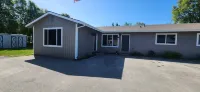 Cozy in Kenai Close to mouth of Kenai River and Beach access.