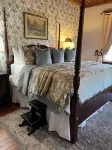 The Library Inn Springfield, GAA Hidden Gem in a charming Hallmark town. Hotels near Reborn Nation