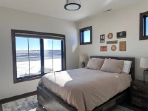 New! Rustic Modern Gateway to the Palisades